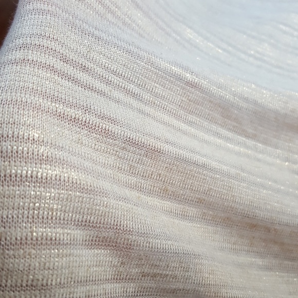 CLEARANCE 🔥Banana Republic gold metallic cream top with flutter sleeves - Picture 5 of 8
